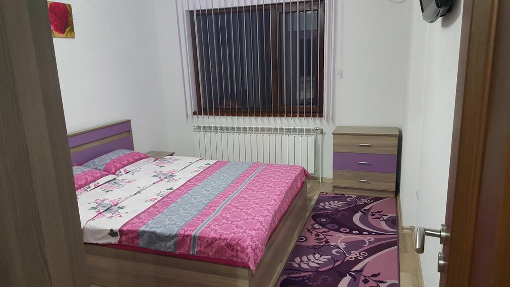 Д И В 1 - D & V 1 Apartment Sandanski Bagian luar foto